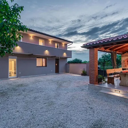 Casa de Férias Leone By Interhome Bibici