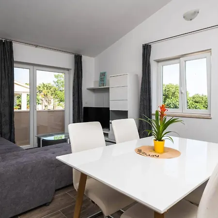 Casa de Férias Leone By Interhome *