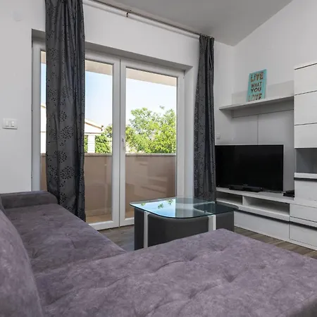 Leone By Interhome