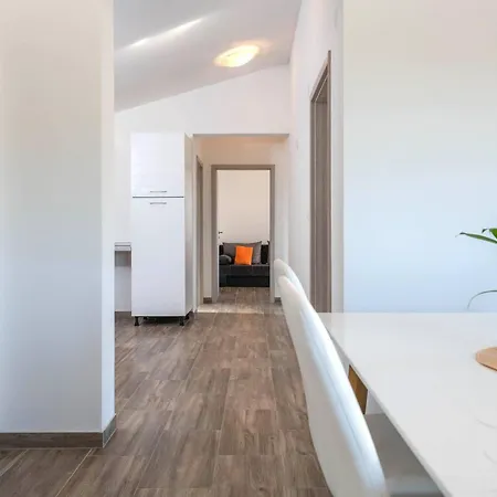 Casa de Férias Leone By Interhome *