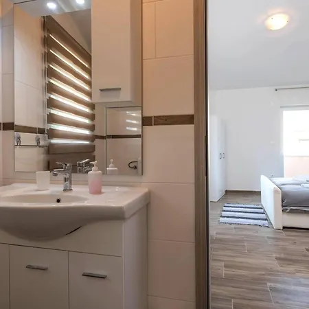 Leone By Interhome