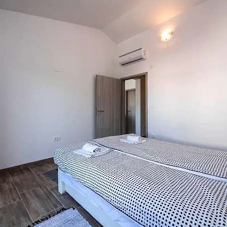 Casa de Férias Leone By Interhome Bibici