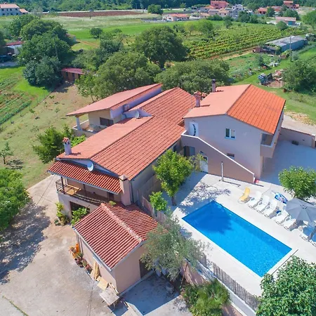 Casa de Férias Leone By Interhome *