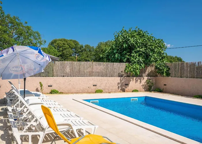 Nyaraló Leone By Interhome *