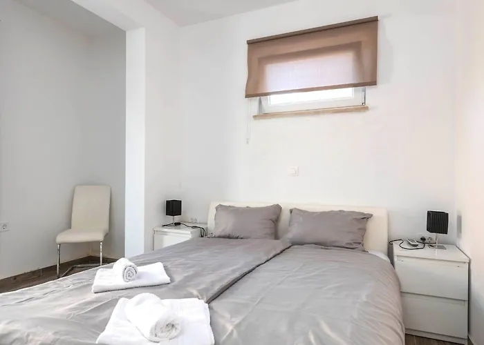 Leone By Interhome *