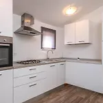 度假居 Leone By Interhome Bibici