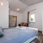 Leone By Interhome