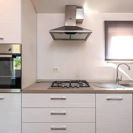 Leone By Interhome *
