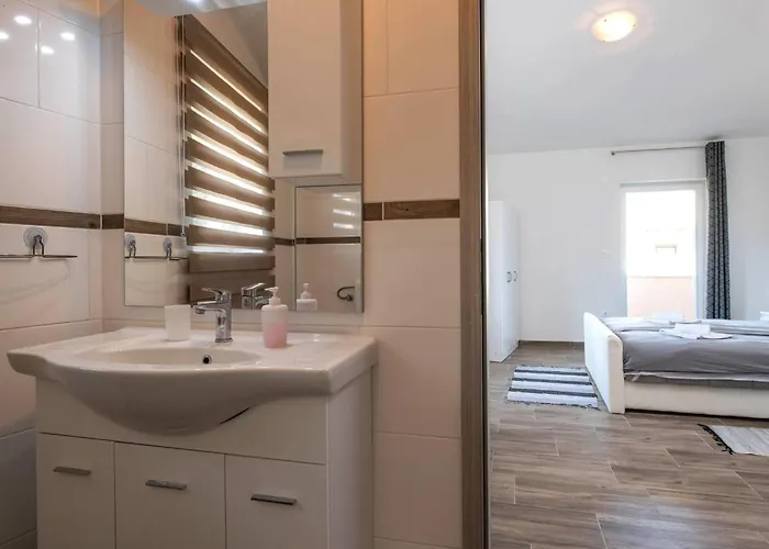 Leone By Interhome